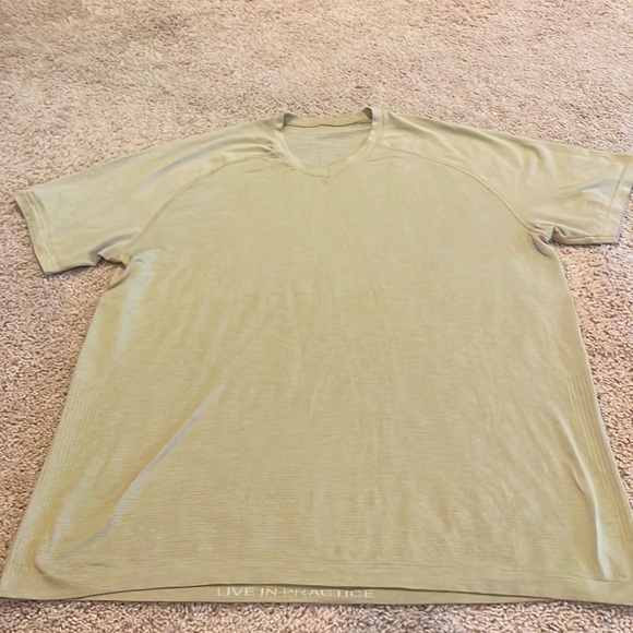 Lululemon Vent Tech Short Sleeve Shirt - Picture 1 of 2